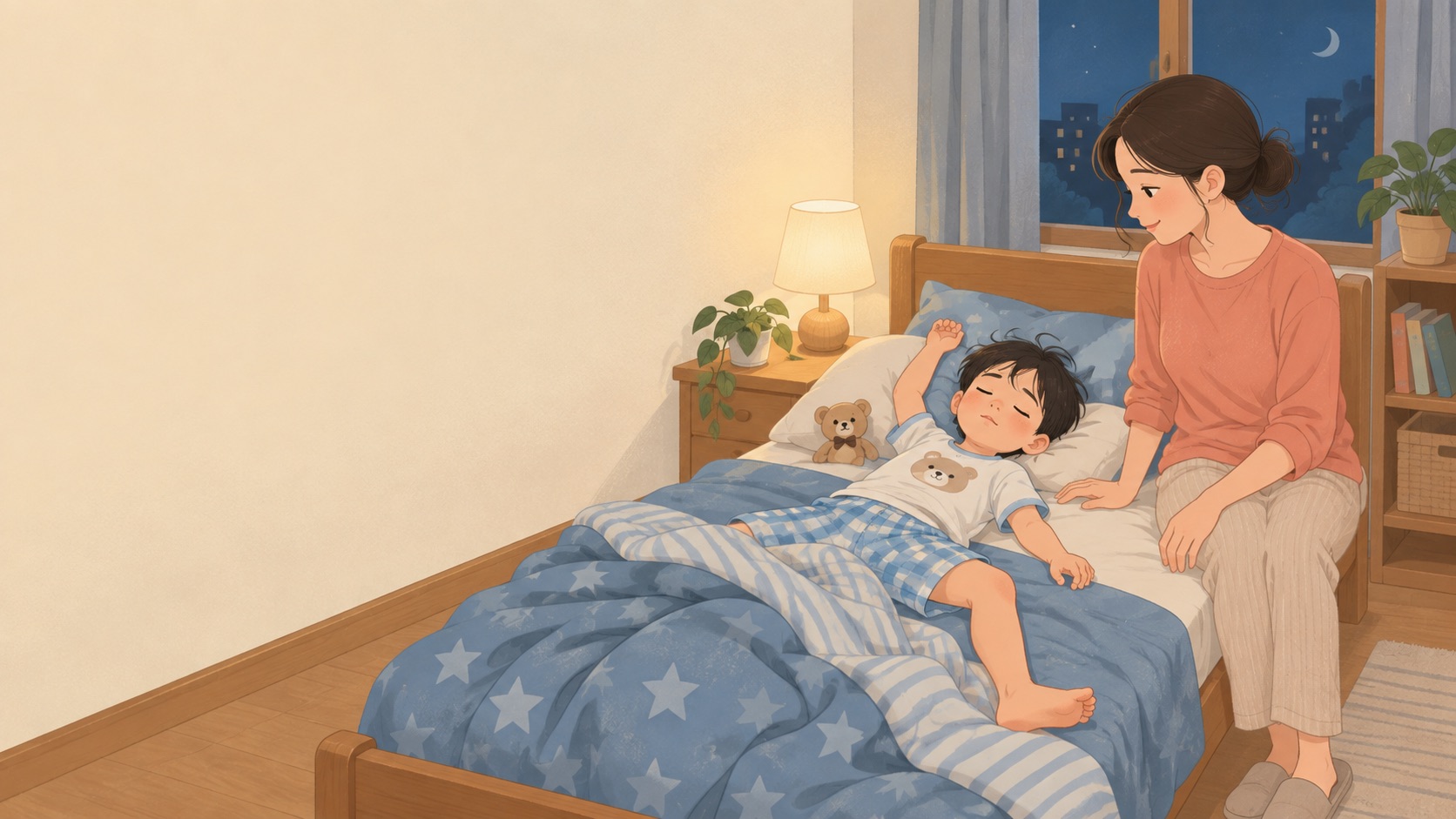 孩子仰睡在床上、被子踢到一旁，媽媽坐在床邊看著：小孩磨牙、一直動與睡覺流汗